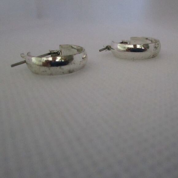 Vintage 90s Small Silver Tone Hoop Earrings 1” Latch Back Nickel Free Minimalist - Picture 7 of 17